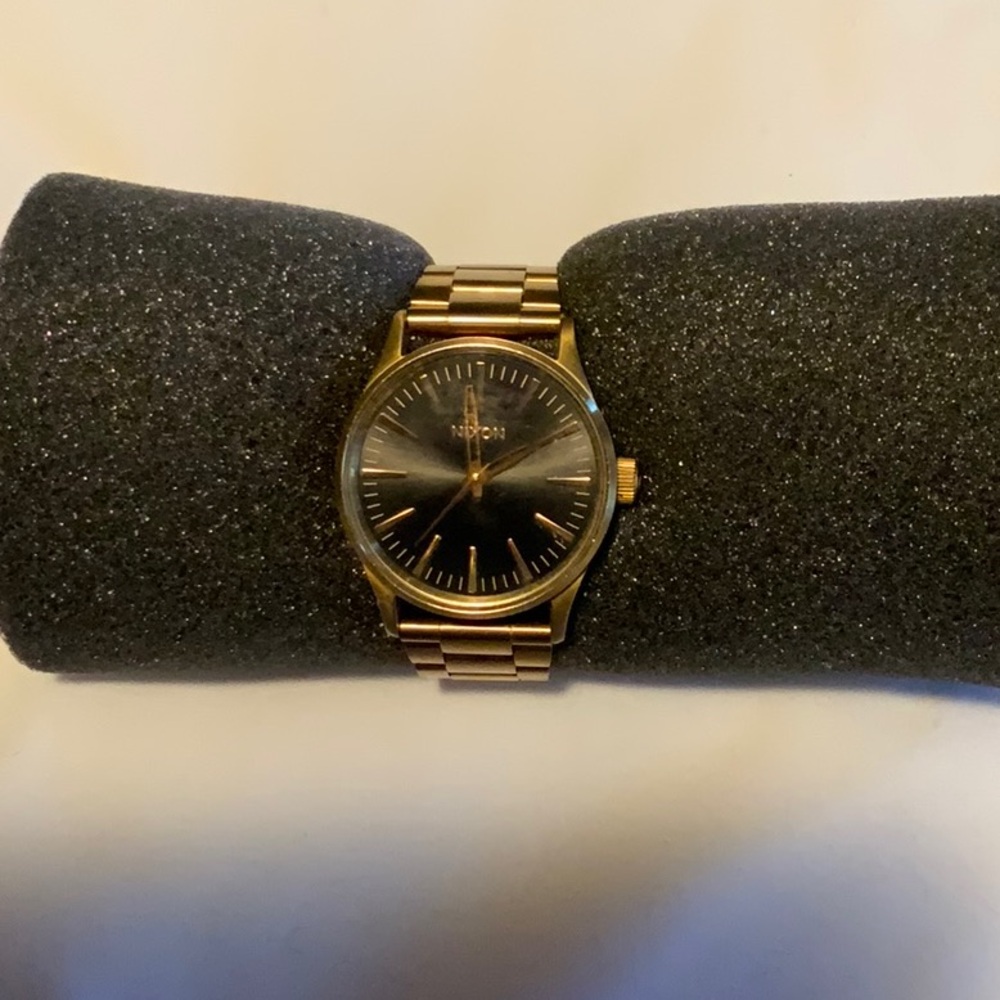 Nixon The Sentry SS 38